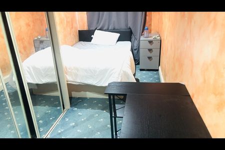 Room in a Shared House, Brixham Gardens, IG3 - Photo 2