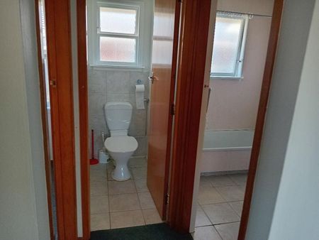 Flat In Riccarton Available - Photo 5