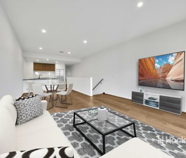 18 Flagship Way, Point Cook VIC, Belconnen - Photo 2