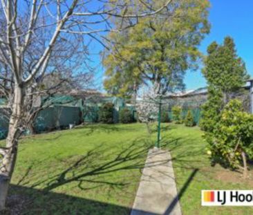 Charming 3-Bedroom Home with Modern Comforts - Photo 5