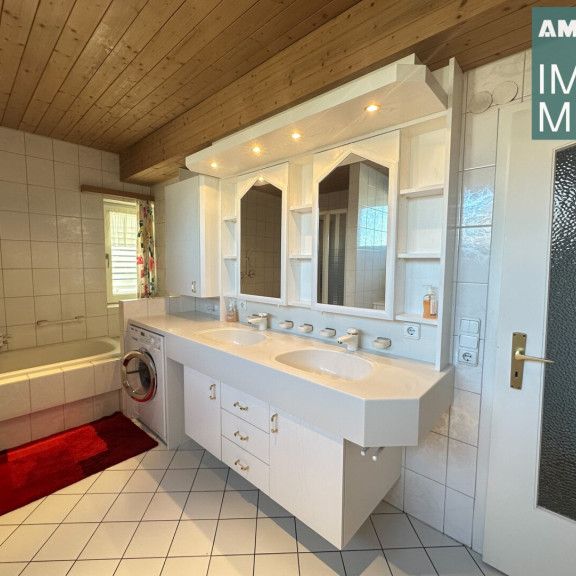 Zuhause im Zentrum: Großzügige Dachgeschosswohnung mit Dachterrasse zu vermieten - Photo 1