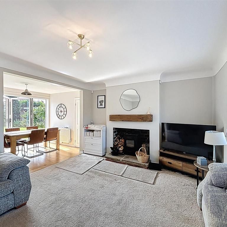 3 bedroom semi-detached house to rent - Photo 1