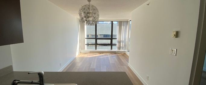 (DPMonline.ca) Modern 1 Bed + Den, The Heart Of Vancouver’s Downtown! | 938 Smithe Street, Vancouver - Photo 1