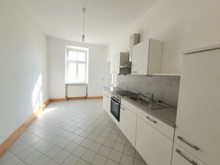 Entzückende Wohnung - Altbauhaus - in gesuchter Toplage - Photo 3
