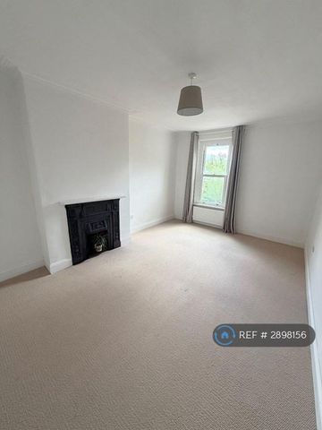 3 bedroom flat to rent - Photo 5