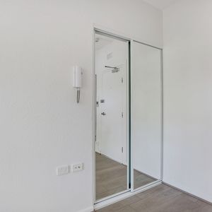 28/76 Elizabeth Bay Road, Elizabeth Bay NSW 2011 - Studio For Rent | Domain - Photo 3