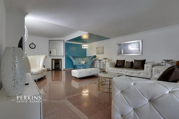 4 bedroom detached bungalow to rent - Photo 1