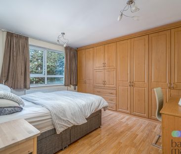 Hendon Lane, . - Photo 3