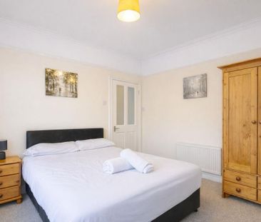3 bedroom terraced house to rent - Photo 3