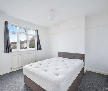 Streatham Vale, London, SW16 - Photo 3