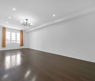 For Lease - 70 Forest Edge Crescent, East Gwillimbury, Ontario - Photo 3