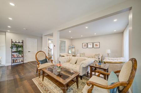 For Lease - 18 Park Lane Circle Unit# Main Floor, Richmond Hill, Ontario - Photo 3