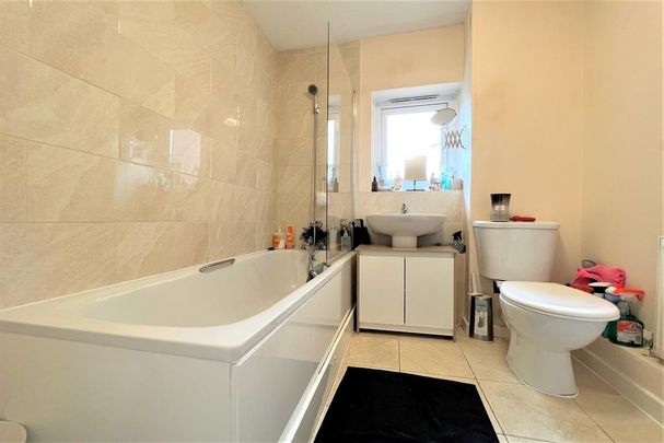 3 bedroom terraced house to rent - Photo 1