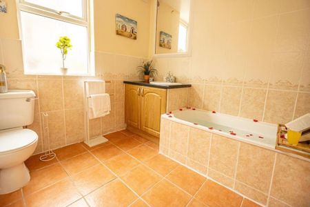 3 bedroom maisonette to rent - Photo 2