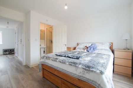 18 Christopher Brain Street, Hengrove, BS14 0GQ - Photo 2
