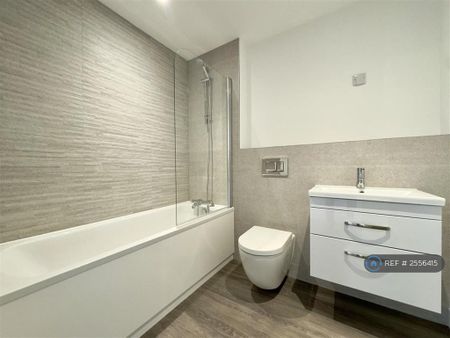 2 bedroom flat to rent - Photo 4
