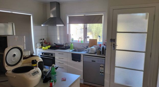 Henderson 3 bed, 1 bath - Photo 1