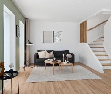 Moderne rækkehus med lys og funktionel indretning i Gistrup - Photo 2
