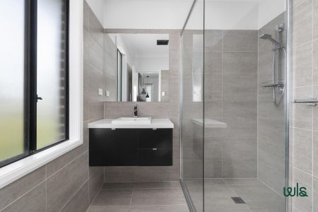 10 Medlar Circuit, Gillieston Heights NSW 2321 - House For Rent | Domain - Photo 4