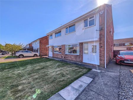 3 bedroom semi-detached house to rent - Photo 3