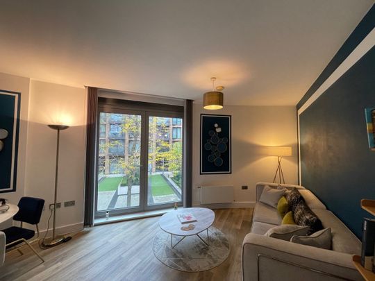 1 Bed Flat, Plaza Gardens, SW15 - Photo 1