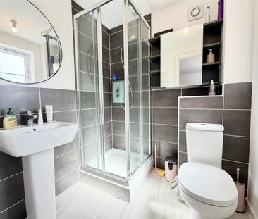 4 Bedroom House To Let - Photo 5
