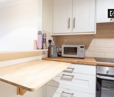 Room in a shared 4-bedroom for rent in Docklands South - Photo 6