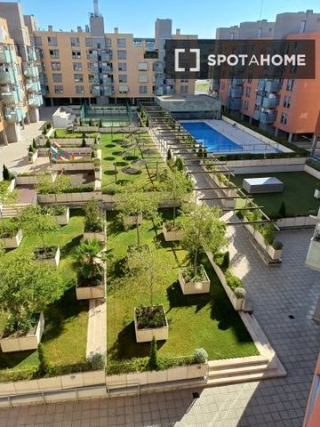 madrid, Community of Madrid 28050 - Photo 5