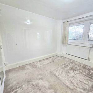 3 Bed Maisonette, Whitlock Drive, SW19 - Photo 2