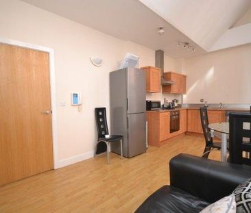 1 bedroom in a house share to rent - Photo 2