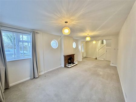 5 bedroom semi-detached house to rent - Photo 2