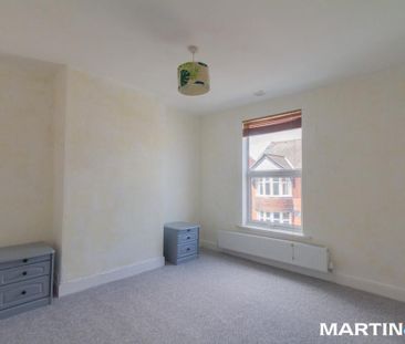 2 bedroom end of terrace house to rent - Photo 3