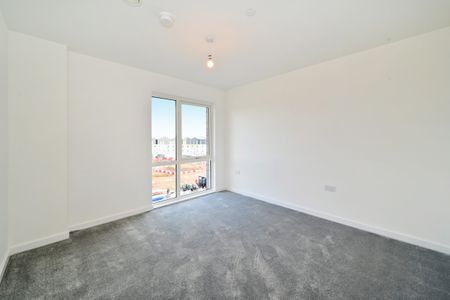 One-Bedroom Apartment - Photo 2