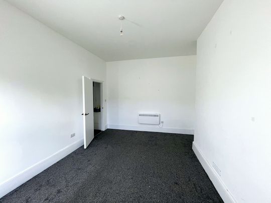 Lascelles Terrace, Eastbourne - Two-Bedroom Flat - Photo 1