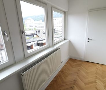 Schöne 2,5-Zimmer-Wohnung in saniertem Altbau in Bregenz mit Seesicht - Foto 3