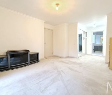 QUIET FAMILY HOME WITH GENEROUS GARDEN LIVING - Photo 1