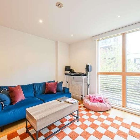 Donoghue Court, Tower Hamlets, E3 - Photo 1