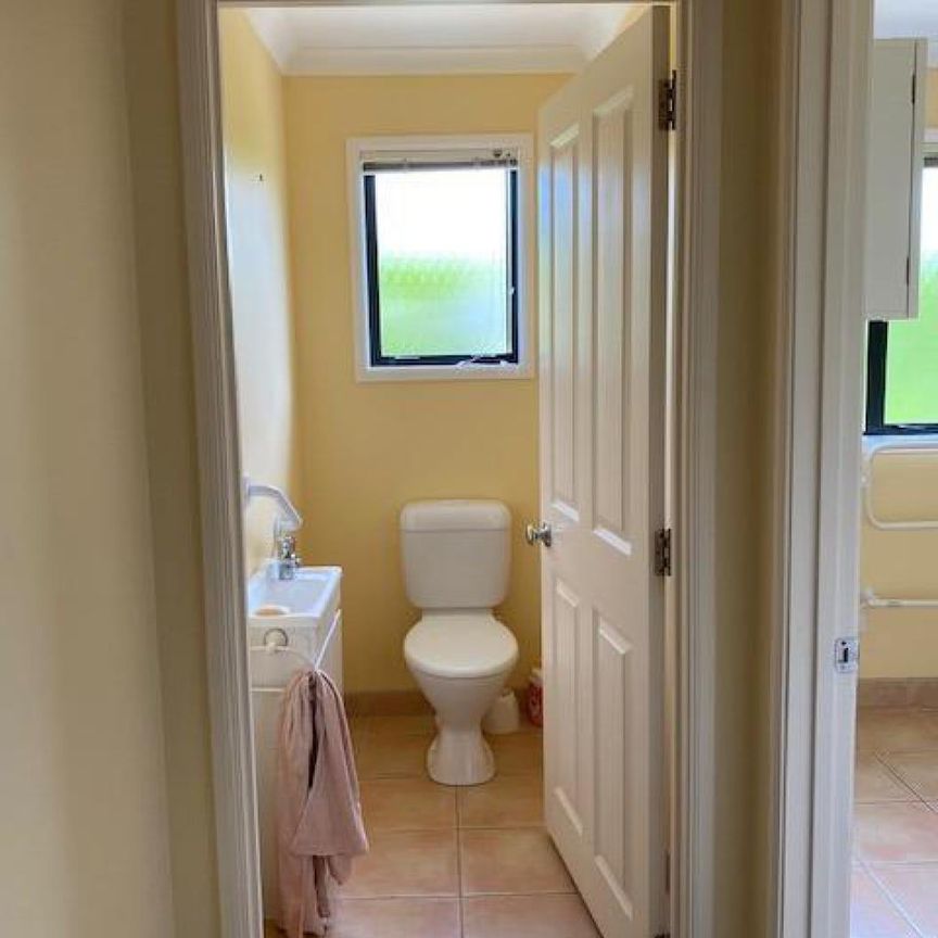 Sunny and spacious two bedroom home - Photo 1