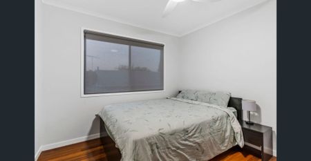 Rare Riverside Duplex House With Luxury River Sunset Views - Photo 3