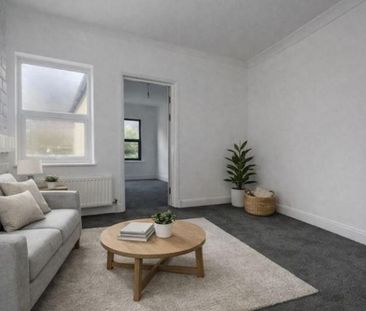 4 bedroom semi-detached house to rent - Photo 4