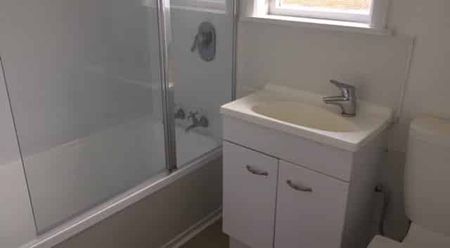 Cozy 3-4 bedroom home!!! - Photo 5