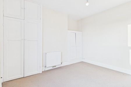 2 bedroom semi-detached house to rent - Photo 4