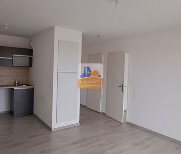 Location Appartement 2 pièces 38m² - Photo 5