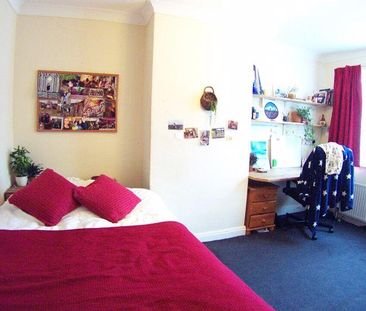 3 bedroom terraced house to rent - Photo 3