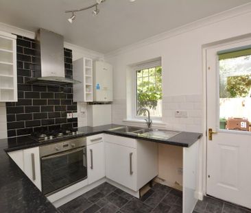2 bedroom ground floor flat to rent - Photo 6
