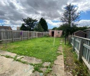 3 bedroom terraced house to rent - Photo 3