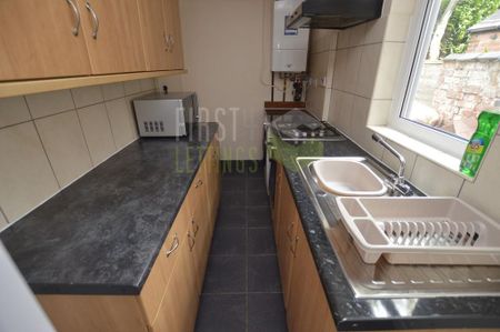 3 bedroom terraced house to rent - Photo 5