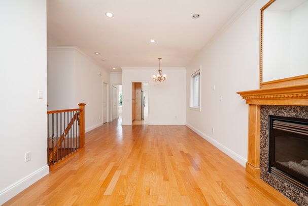 Spacious and Versatile Home for Rent in Burnaby - Photo 1