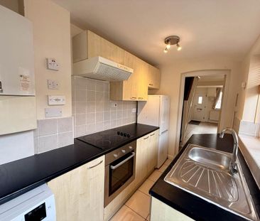 2 bedroom terraced house to rent - Photo 5