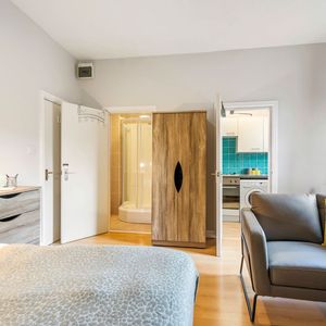 3 MOOR VIEW Leeds - LS6 1AQ - Photo 2